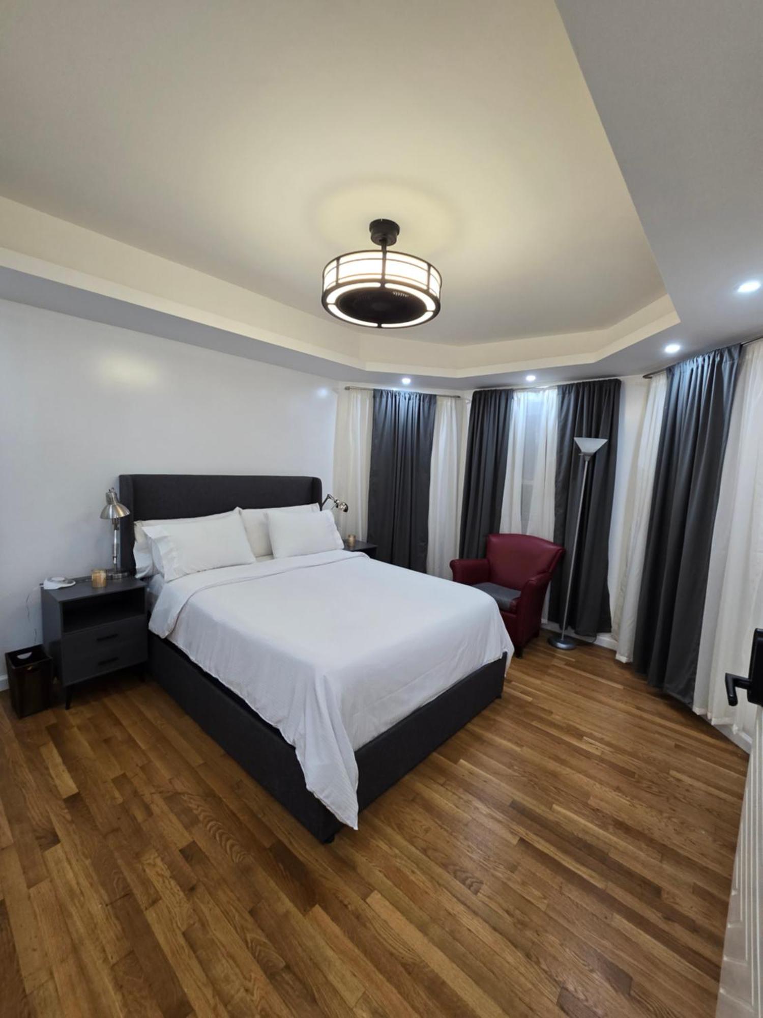 Beautiful Boston Bedroom - New Renovation Exteriér fotografie